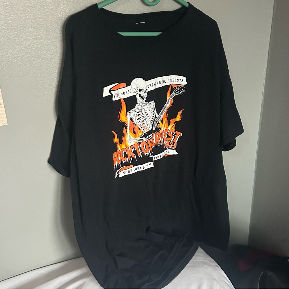 2XL Black graphic TEE